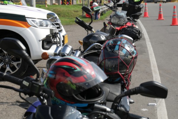Tatequieto a vendedores de cascos para motos