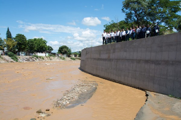 Entregan la Fase 8 de la canalización del río Las Ceibas
