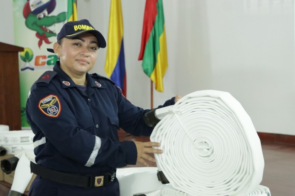 Cuerpos de bomberos del Huila recibieron dotación e implementos