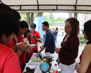 Jóvenes Feria Stand