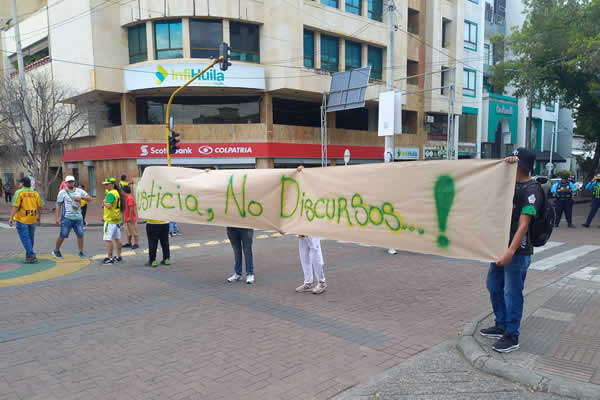 Barra del Atlético Huila exige respuestas frente al Estadio