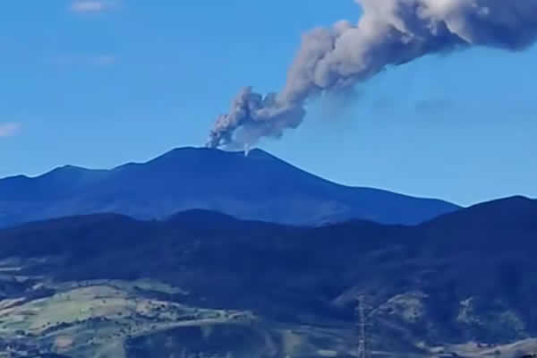 Colombia, en alerta por el Volcán Puracé
