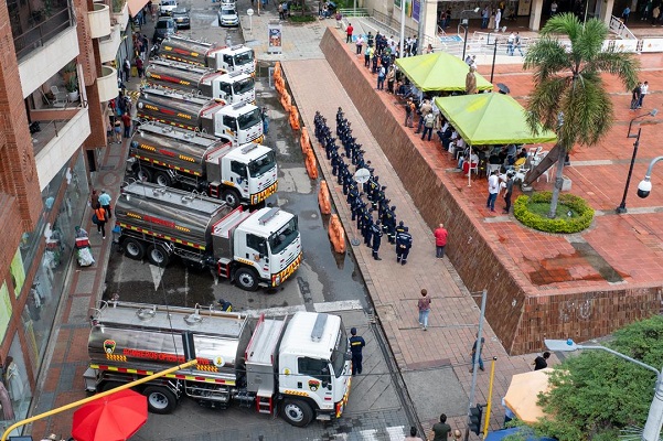 Entregados carrotanques para emergencias en el Huila