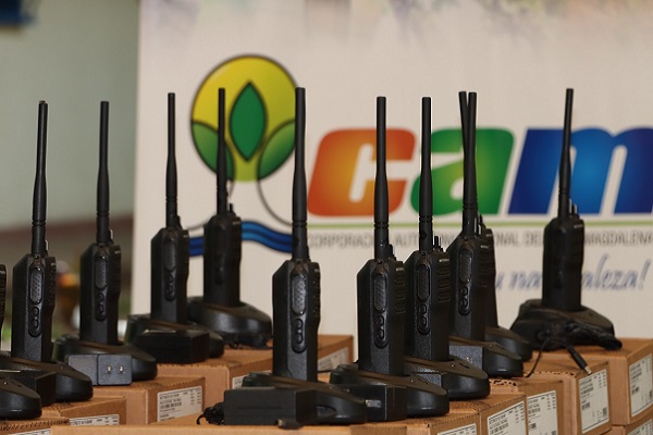 Cuerpos de Bomberos del Huila dotados en comunicaciones